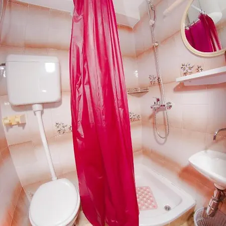 Guest house Tri Sestre 3*