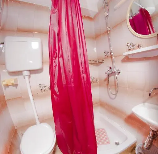 Guest house Tri Sestre 3*