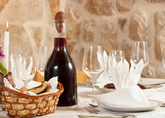 Tri Sestre Guest house 3*